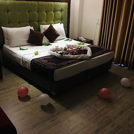 Vendol Maliga Edge Hotel Kandy Bagian luar foto