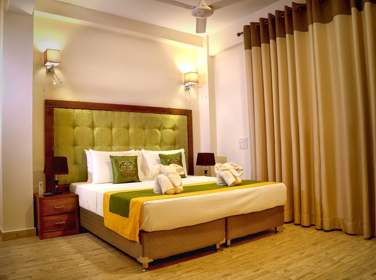 Vendol Maliga Edge Hotel Kandy Bagian luar foto