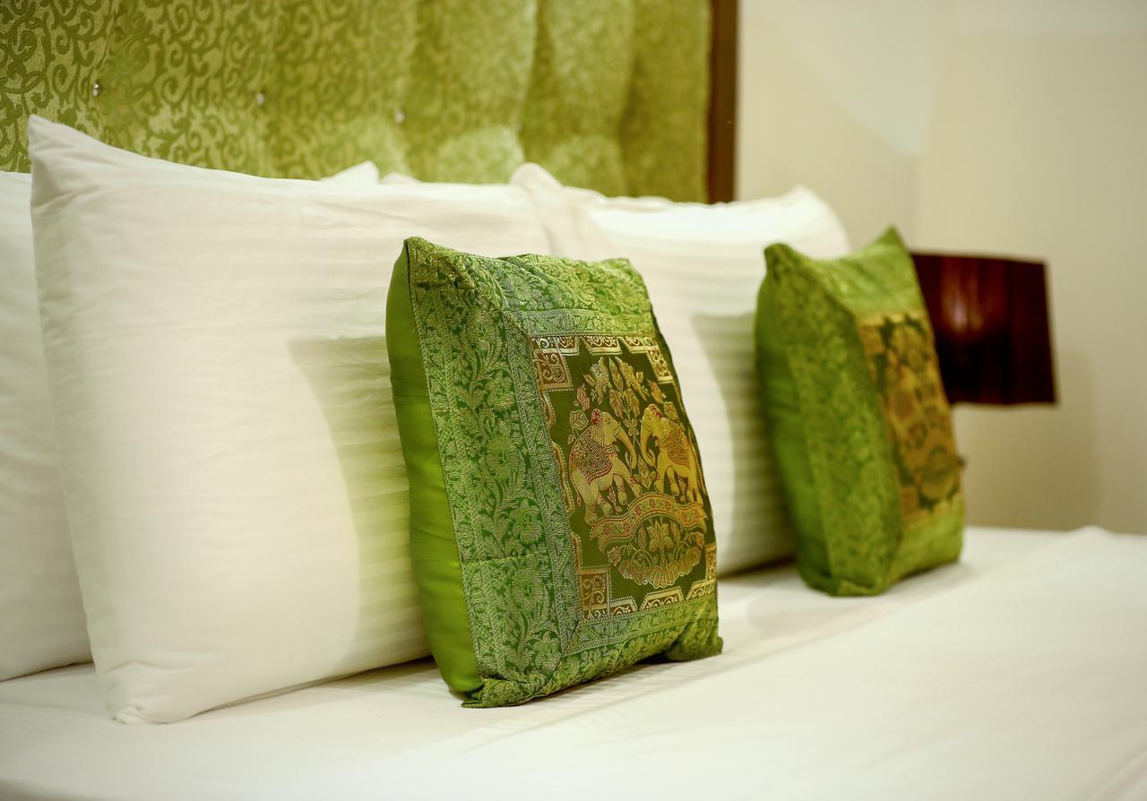 Vendol Maliga Edge Hotel Kandy Bagian luar foto