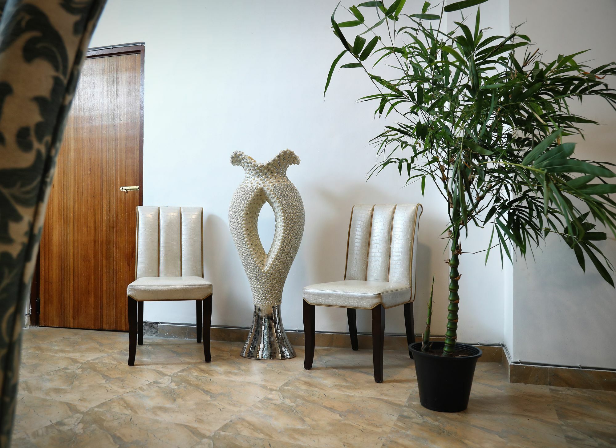 Vendol Maliga Edge Hotel Kandy Bagian luar foto